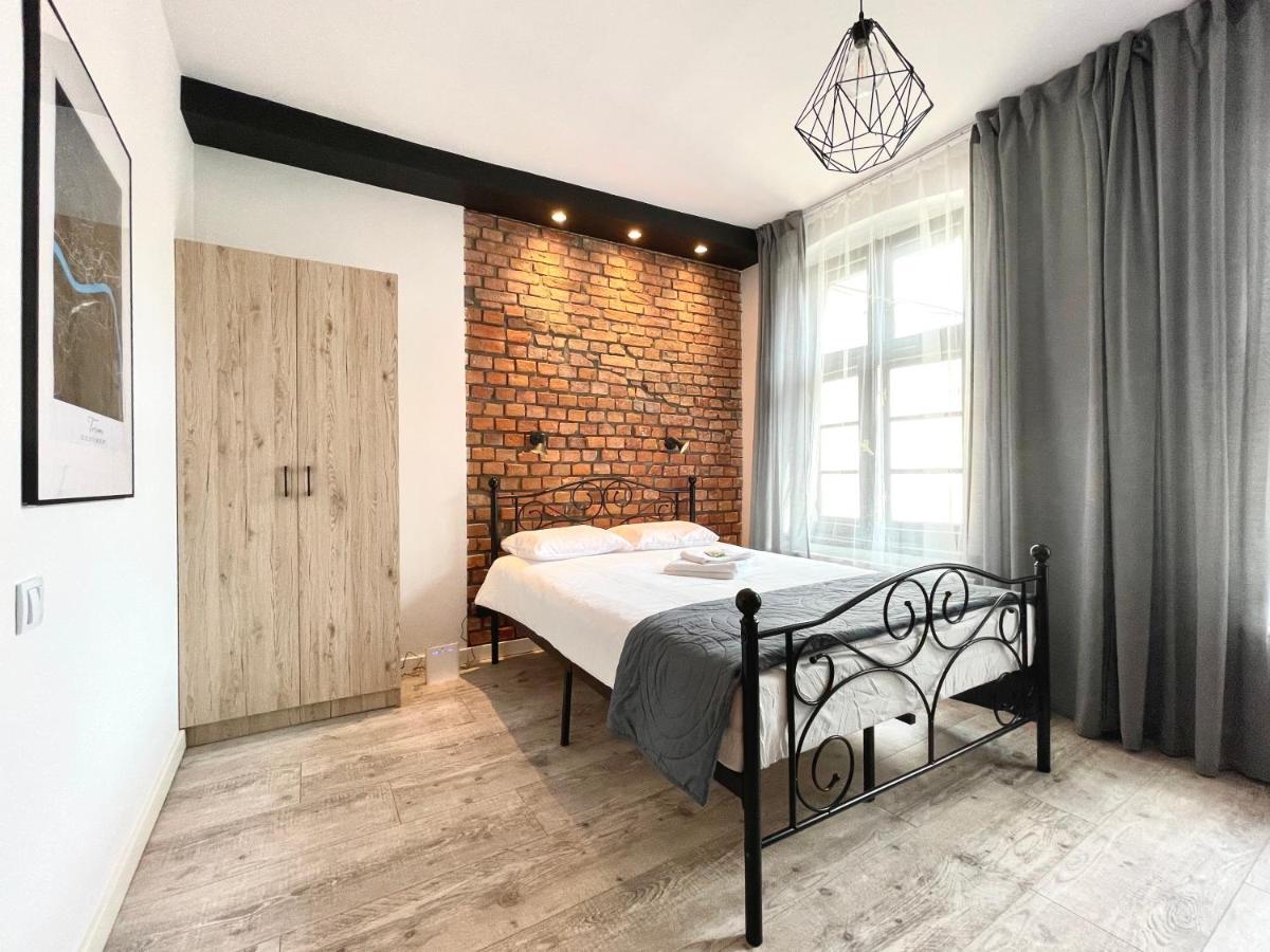 Stary Toruń Copernicus Street Apartment - Broken Flowers And Twin Peaks מראה חיצוני תמונה