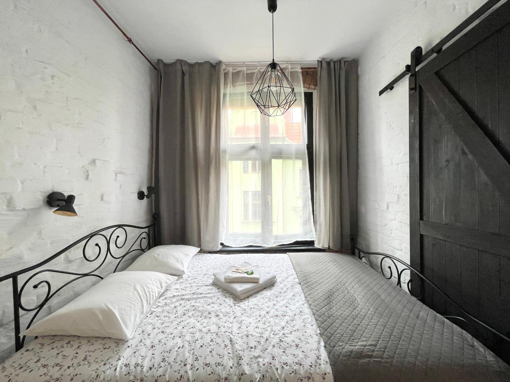Stary Toruń Copernicus Street Apartment - Broken Flowers And Twin Peaks מראה חיצוני תמונה
